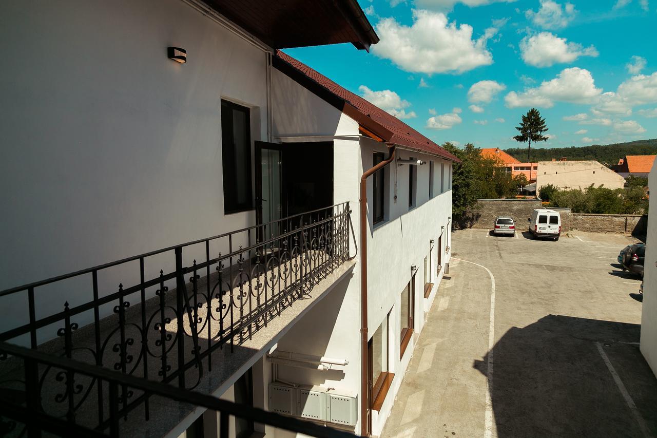 Elegant House Hotel Fagaras Exterior photo