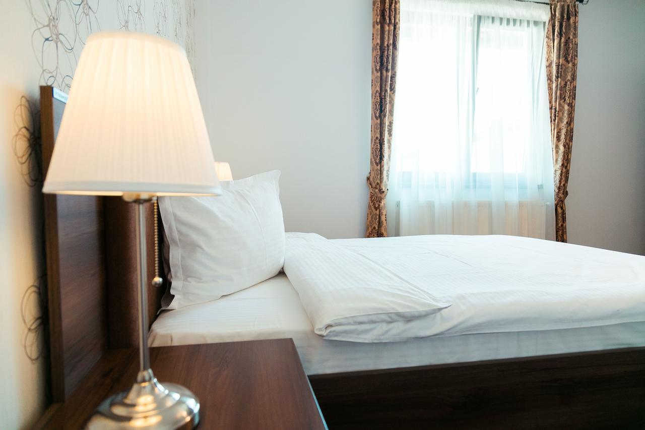 Elegant House Hotel Fagaras Exterior photo