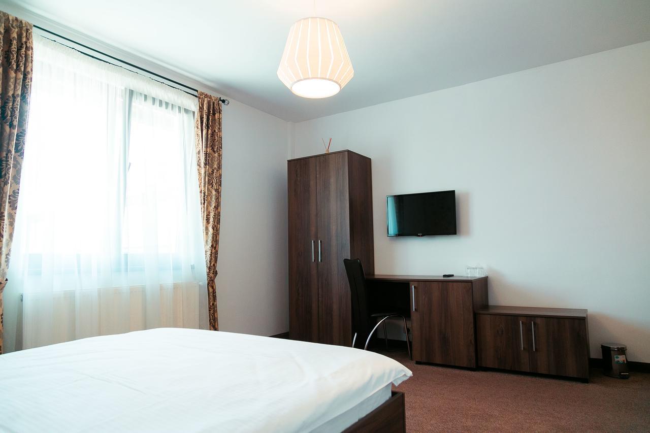 Elegant House Hotel Fagaras Exterior photo