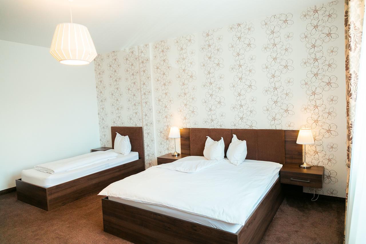 Elegant House Hotel Fagaras Exterior photo