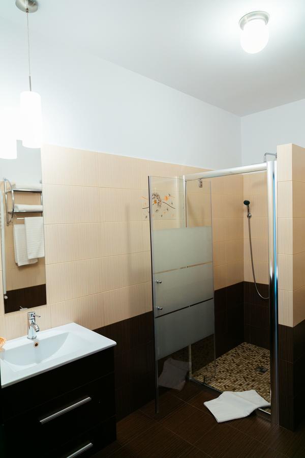 Elegant House Hotel Fagaras Exterior photo