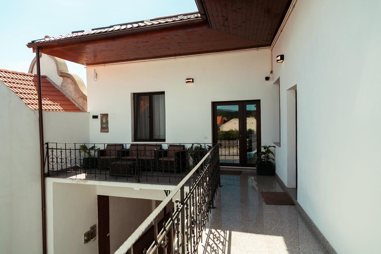 Elegant House Hotel Fagaras Exterior photo