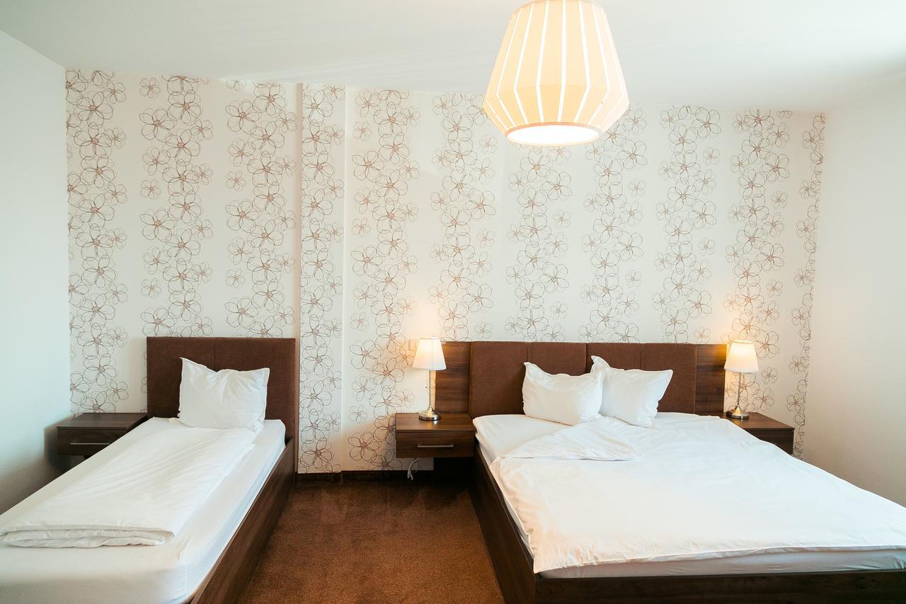 Elegant House Hotel Fagaras Exterior photo